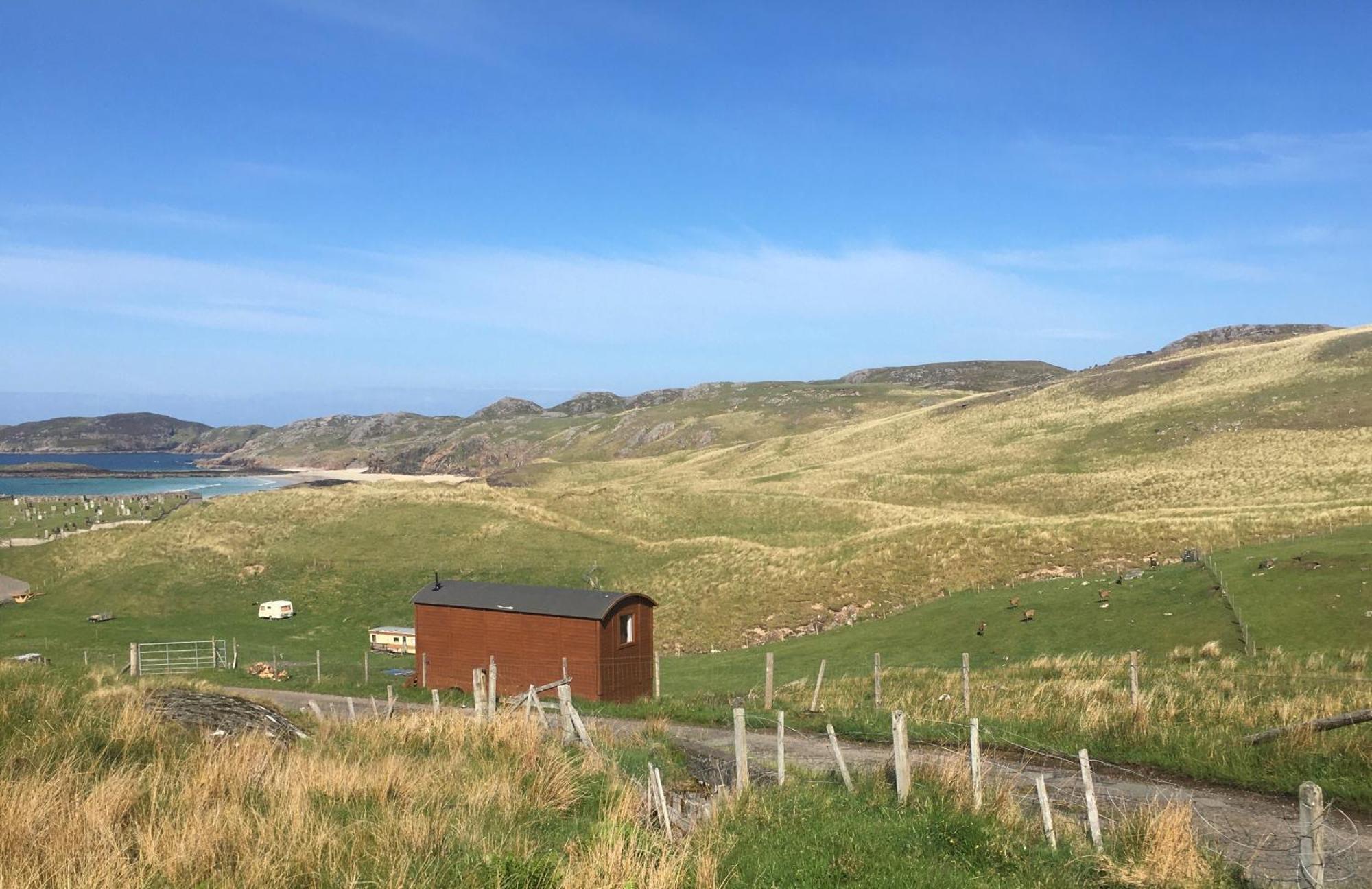 Eco Crofters Wagon By The Beach Oldshoremore ภายนอก รูปภาพ